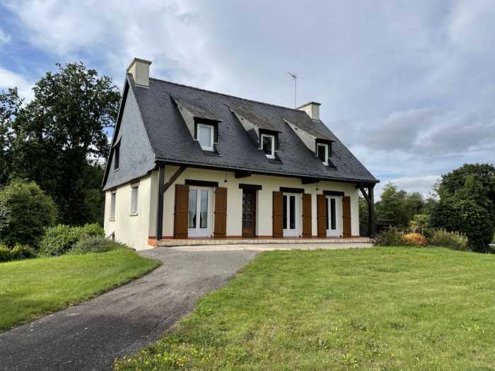 AHIB-1-ID22115-3022 Coëtlogon 22210 Lovely 5 bedroom property with 4 hectares! (10 acres)