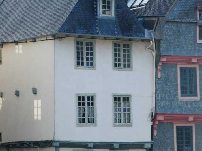 AHIB-3-mon1962 Morlaix 29600 Magnificent house in Pondalez with commercial section - centre of Morlaix… for renovation