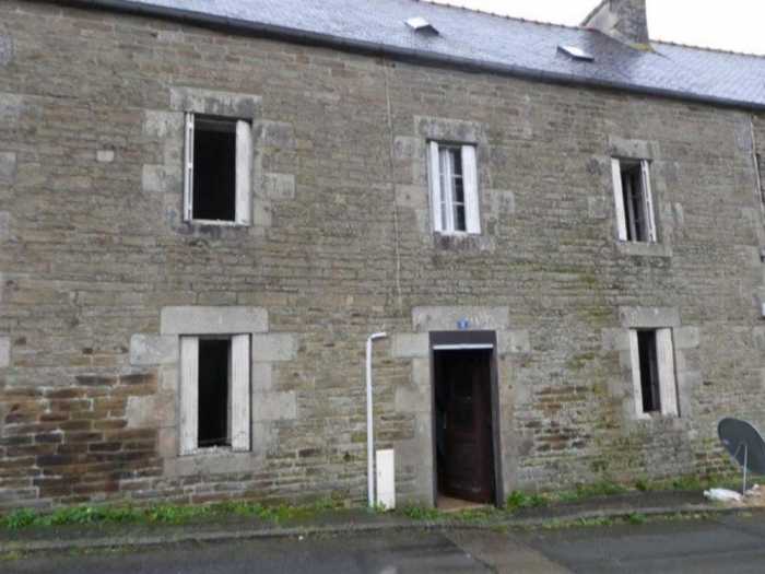 AHIB-3-mon2069 Plougonven 29640 Complete renovation project for this 114 M² village house