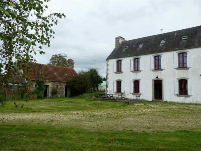 UNDER OFFER AHIB-3-mon2065 Plouigneau Pretty Ecological renovation on this 4 bedroom 1913 house with 6415m2 grounds