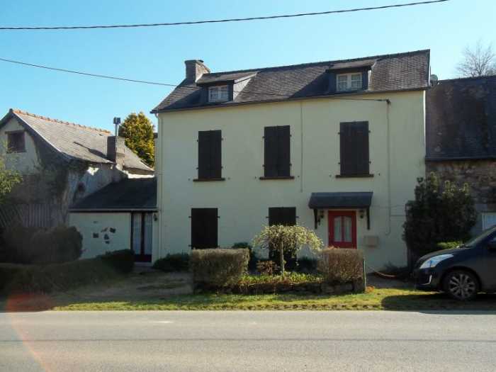 AHIB-3-M2542-29141195 Nr Poullaouen 29246 Attractive 3 bedroom family house sold furnished with 1,350m² of garden!