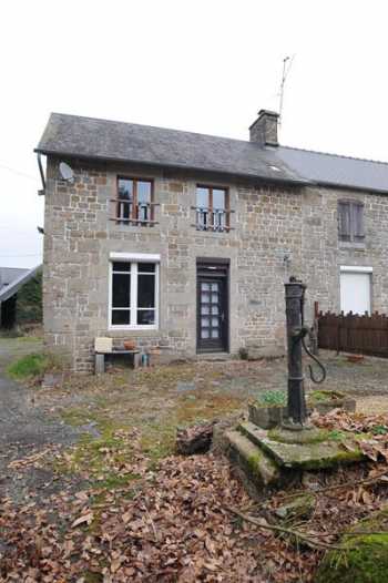AHIB-4-SP-001164 Nr Monthault 35420 Semi-detached house in rural hamlet with small garden (209m2).
