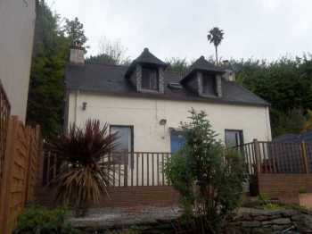 AHIB-3-M2595-29141237 Nr Saint-Thois 29520 In the centre of a little town, a lovely 2 bedroom village house with great views, and a small garden of 300m2!