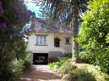 AHIB-3-M2549-29141199 Huelgoat 29690 A 2 bedroom house with 500m² of garden in a superb environment!